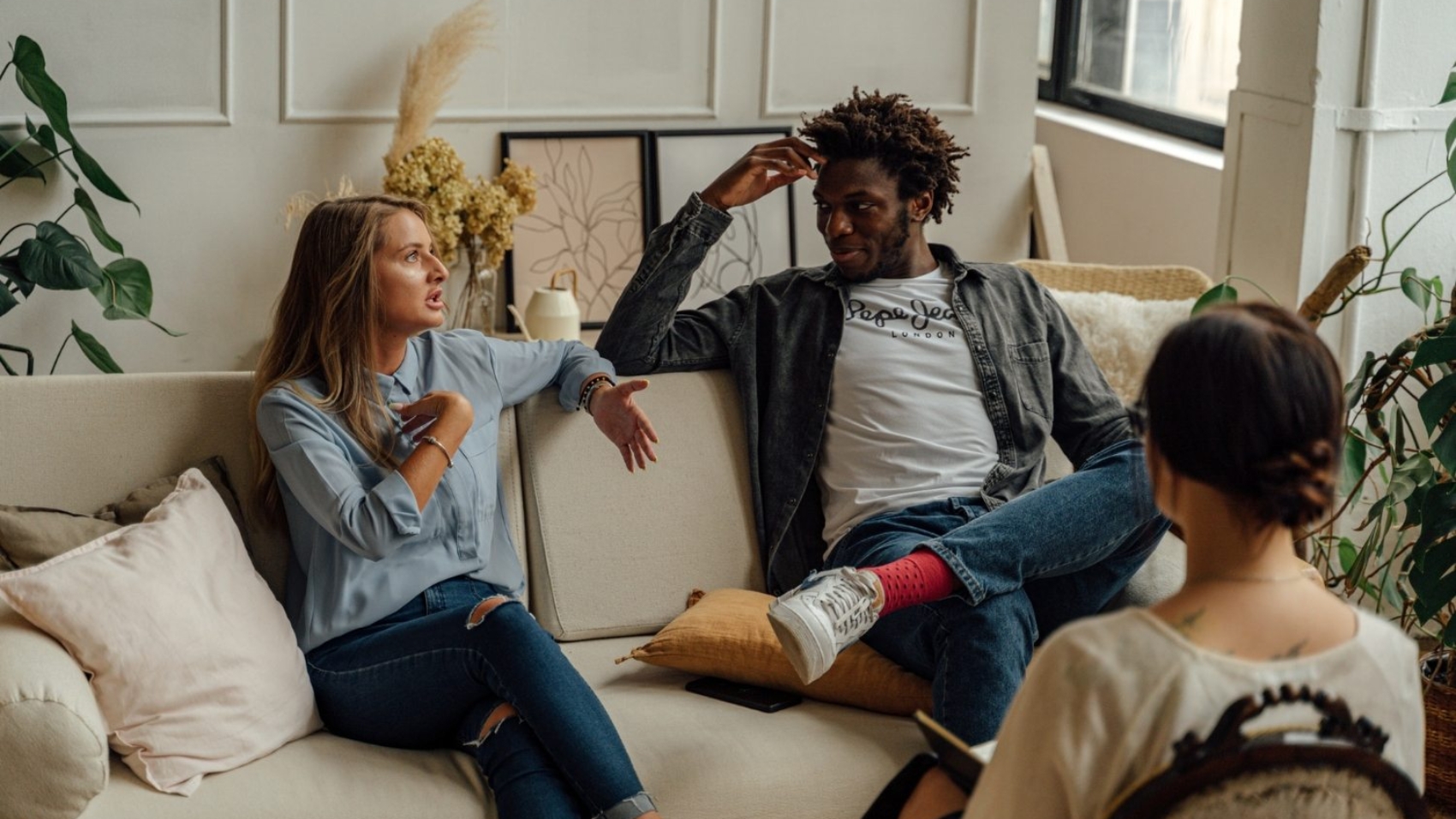 demo-attachment-398-rectangle-2-guys-speaking